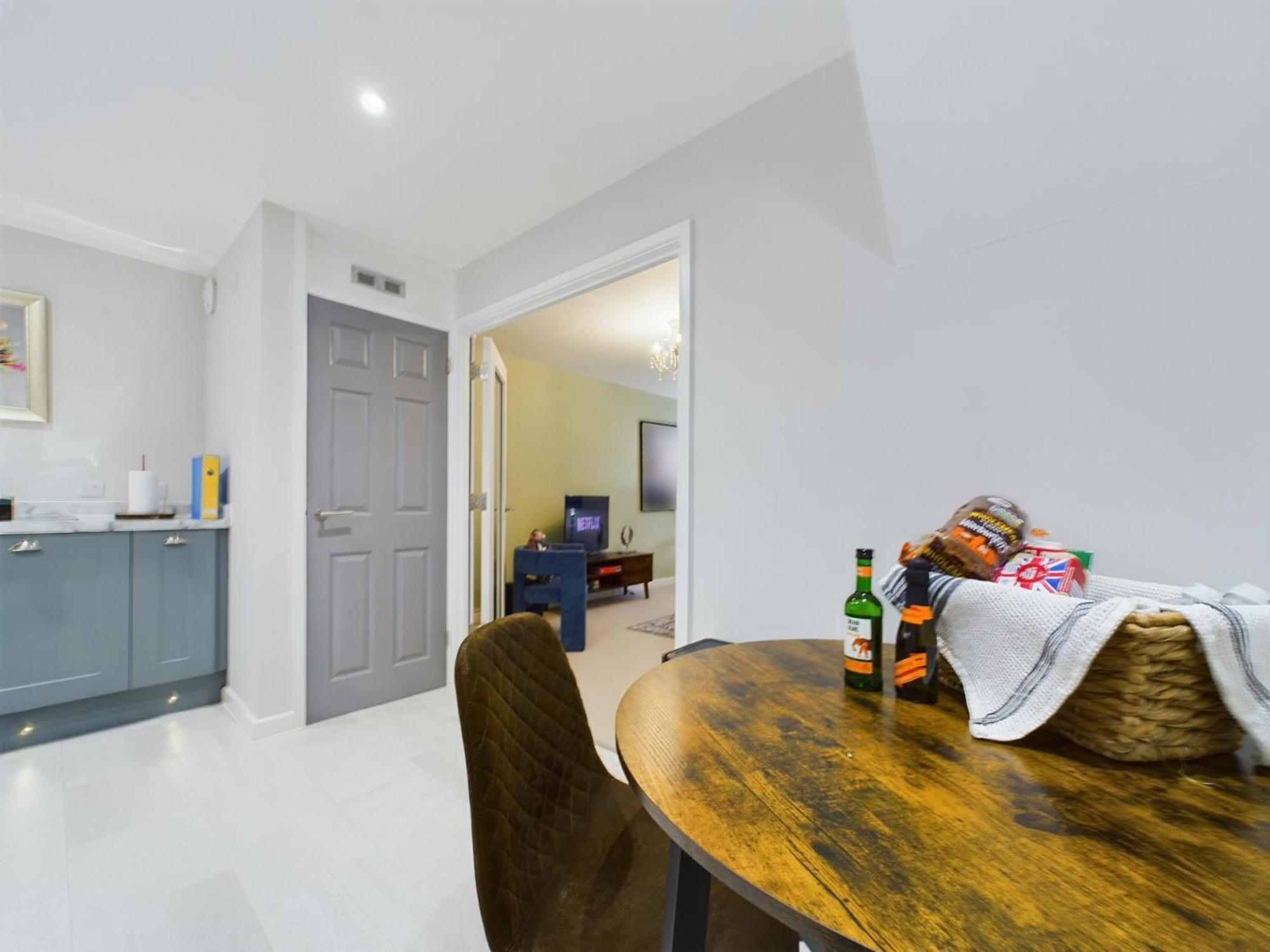 Modern Duplex Central Free Parking Wi-Fi Apartment Cheltenham Exterior photo