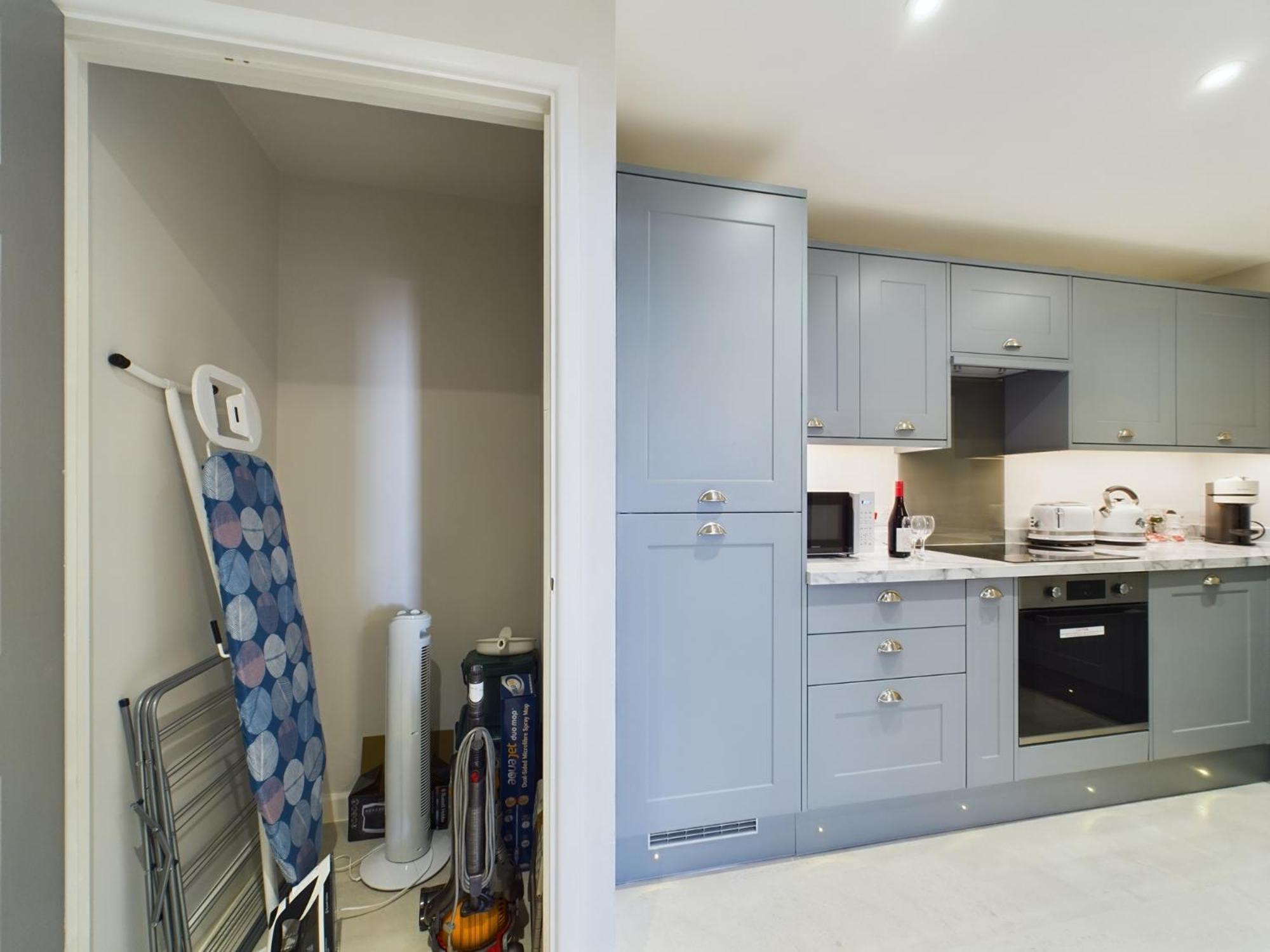 Modern Duplex Central Free Parking Wi-Fi Apartment Cheltenham Exterior photo
